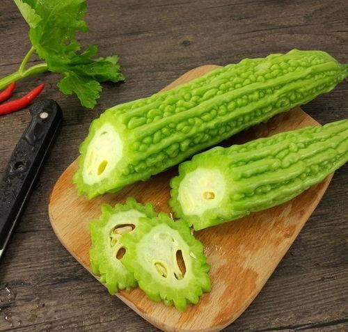 公司吃瓜居家,揭秘职场中的闲聊与生活